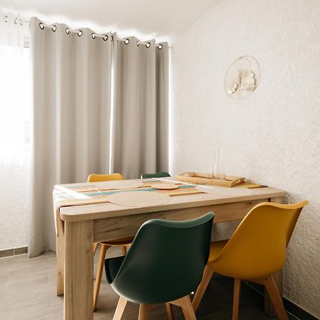 Cosy T1, A 10 Minutes A Pieds Des Plages Фрежус Екстер'єр фото