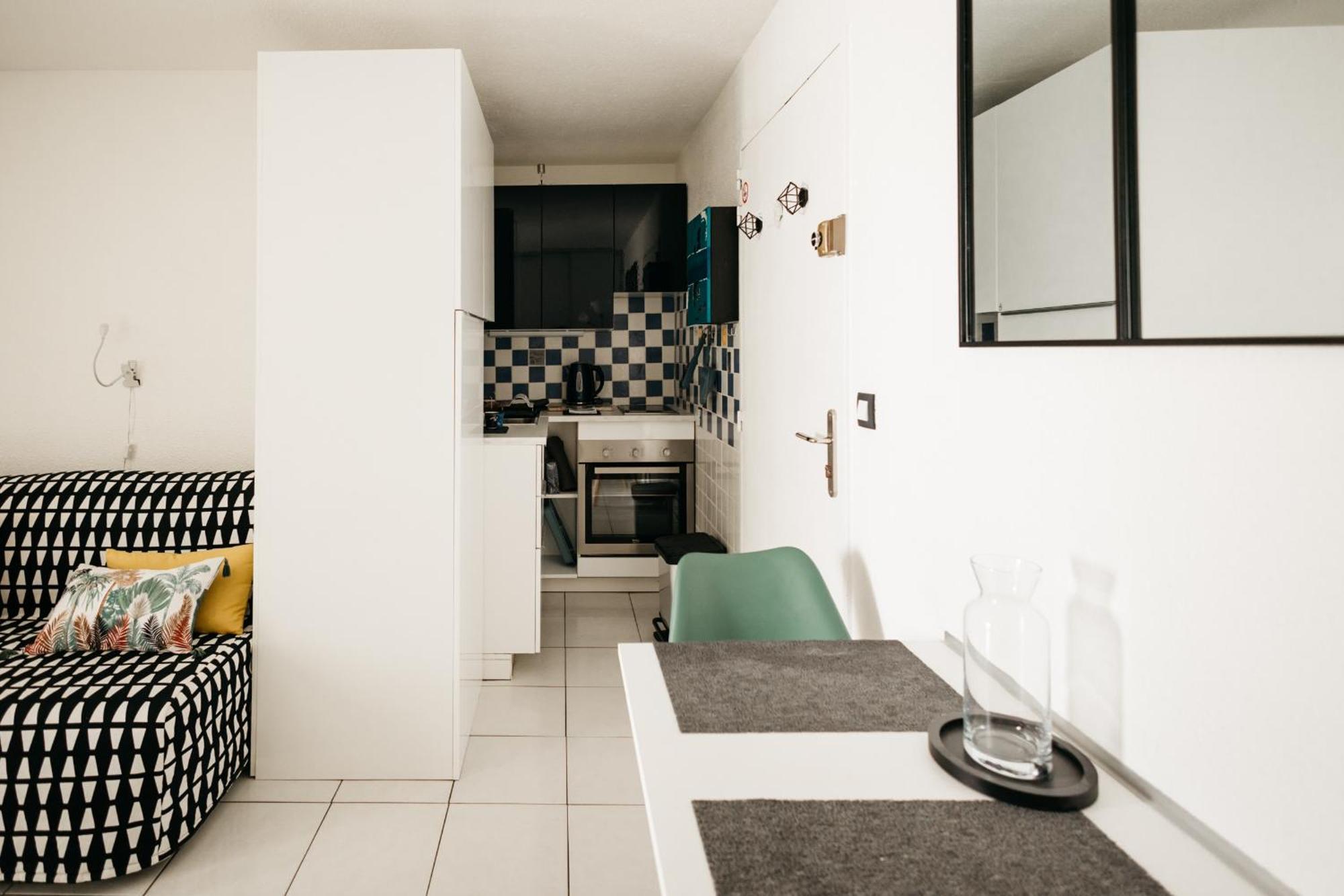 Cosy T1, A 10 Minutes A Pieds Des Plages Фрежус Екстер'єр фото