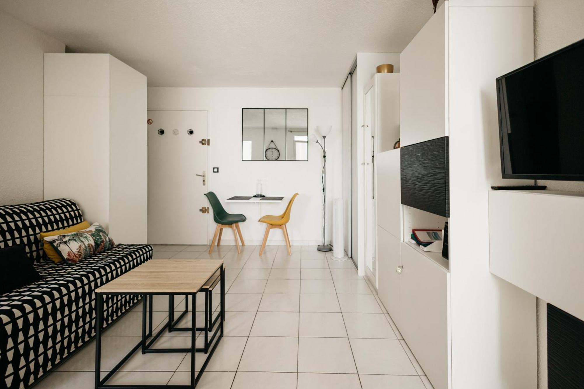 Cosy T1, A 10 Minutes A Pieds Des Plages Фрежус Екстер'єр фото