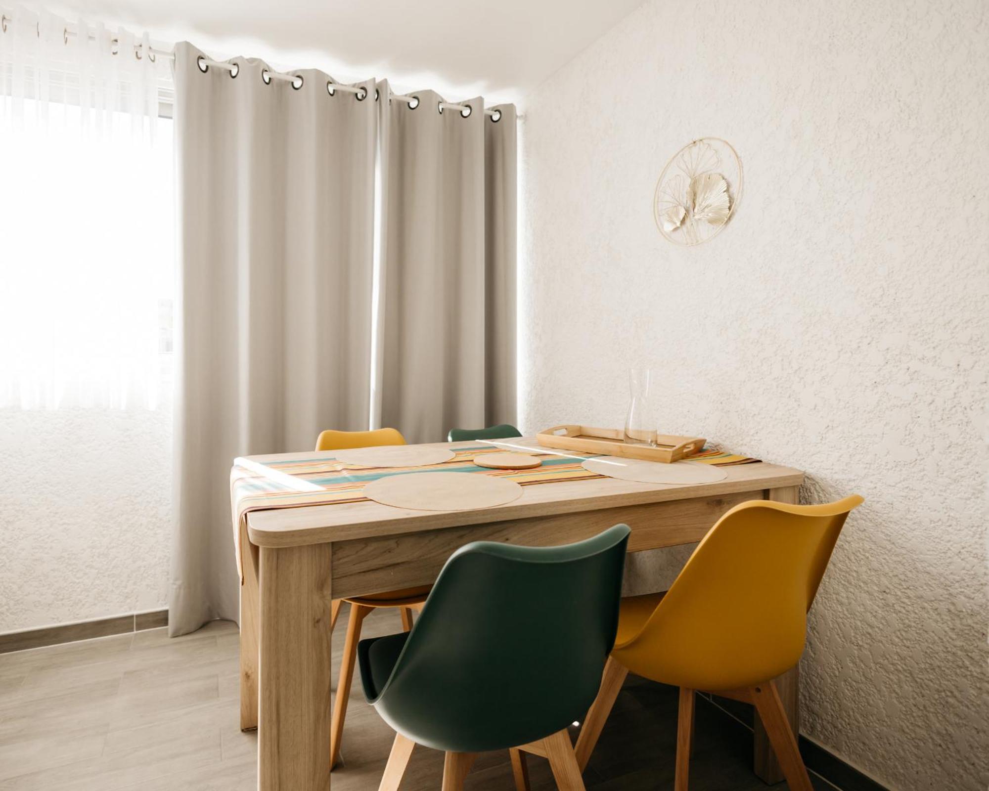 Cosy T1, A 10 Minutes A Pieds Des Plages Фрежус Екстер'єр фото